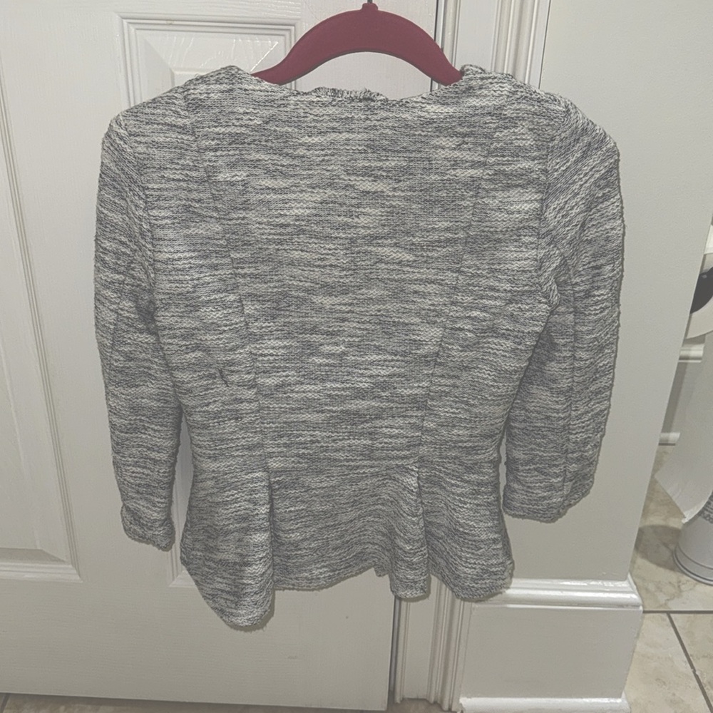 Grey/white jacket. - Picture 2 of 3
